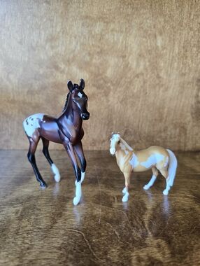 Lot of 2 Breyer Reeves Horses Molded Figurines Plastic Toys
